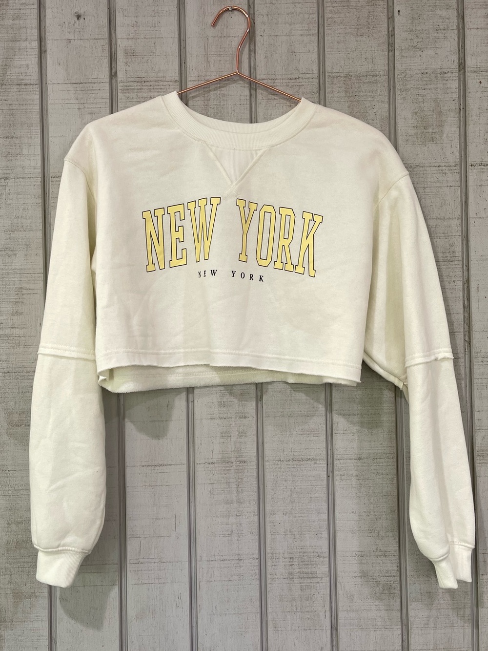 Lazy Sunday Cream New York Cropped Sweatshirt Large NWOT